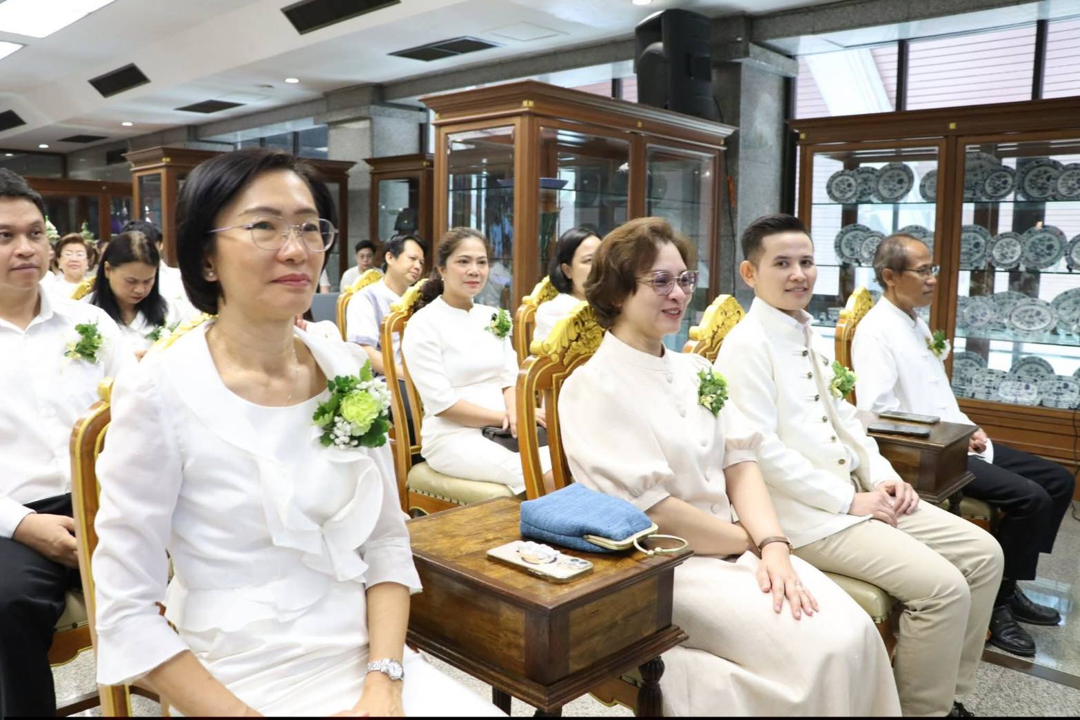title - ศูนย์ส่งเสริมและพัฒนาอาชีพเสริมนอกภาคการเกษตร โดย สำนักงานการปฏิรูปที่ดินเพื่อเกษตรกรรม จัดโครงการพัฒนาบุคลากรเพื่อเพิ่มประสิทธิภาพการดำเนินงานด้านศิลปหัตถกรรม กิจกรรมไหว้ครูช่าง ณ ชั้น 2 อาคารพระมิ่งขวัญ ศูนย์ส่งเสริมและพัฒนาอาชีพเสริมนอกภาคการเกษตร (ศูนย์ศิลปาชีพบางไทรฯ (เดิม))